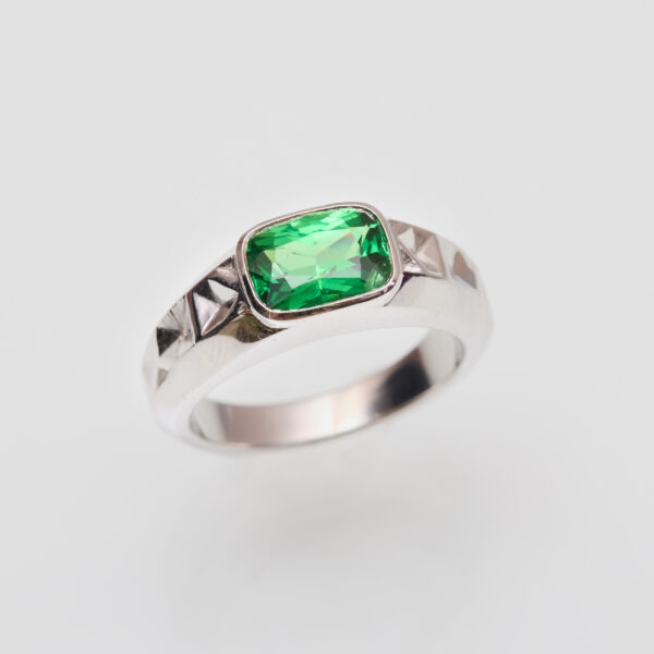 bague tsavorite