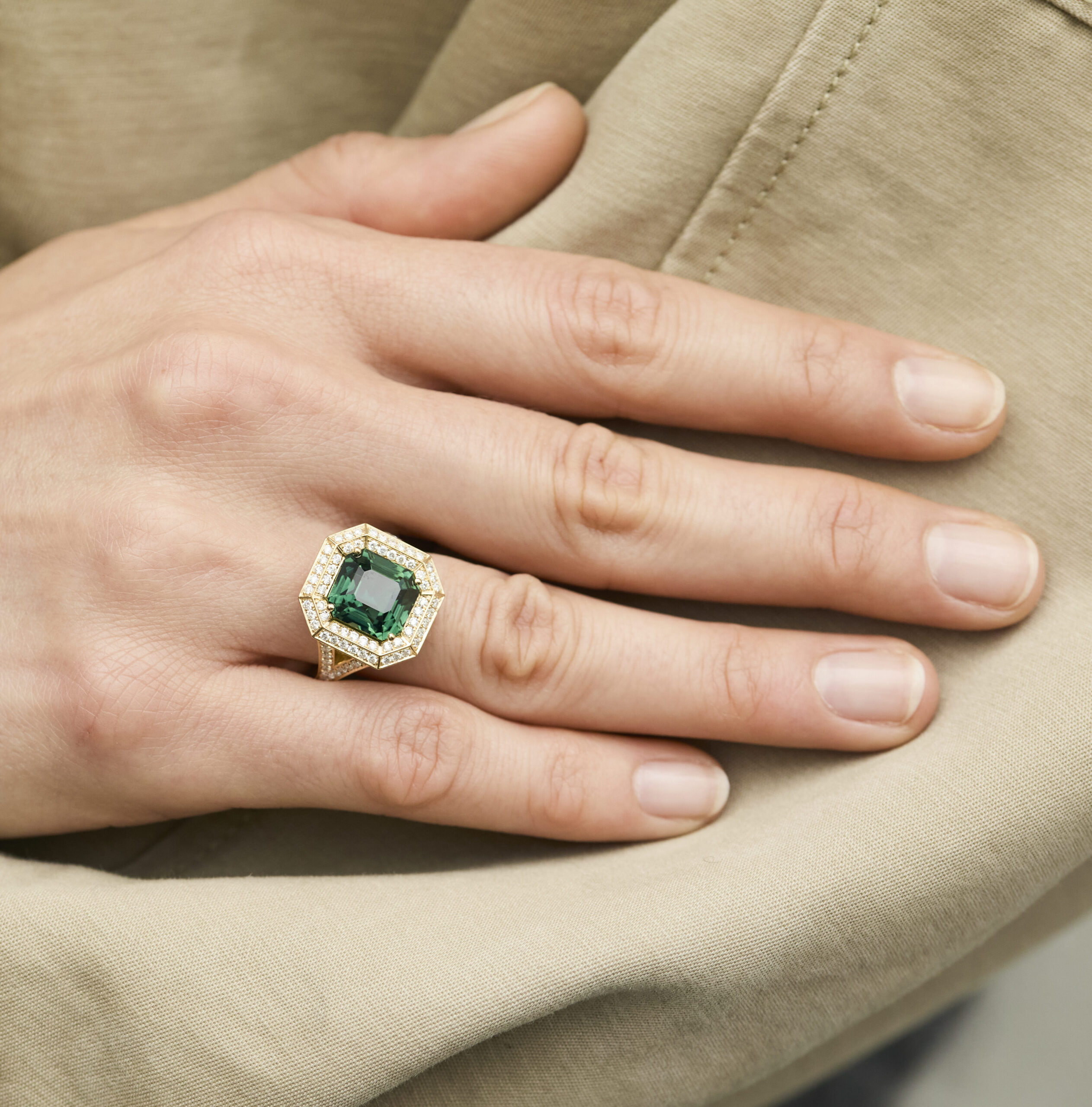 Bague Tiya - Saphir Teal 6.05 carats – Image 3